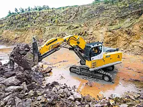 Platz 16: Liebherr Gruppe
. Das Unternehmen mit Sitz in der Schweiz kommt 2024 auf umgerechnet 15,8 Milliarden US-Dollar Umsatz (2023: 14,603 Milliarden US-Dollar, 2022: 13,52 Milliarden US-Dollar). Es stellt vor allem Baumaschinen her. Einen kleineren Teil zum Umsatz tragen Haushaltsgeräte bei. (Bild: Liebherr)