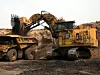 Platz 1: Caterpillar. Wie in den Vorjahren kann Caterpillar auch 2024 mit 64,81 Milliarden US-Dollar (2023: 63 Milliarden US-Dollar) seinen ersten Platz halten. Der Hersteller von Baumaschinen setzte 1,8 Milliarden US-Dollar mehr um als noch 2023 (2022: 61,7 Milliarden US-Dollar). Caterpillar hat seinen Hauptsitz in Irving, Texas, USA. Das Unternehmen verlegte seinen Sitz im Jahr 2022 von Peoria, Illinois, nach Irving. Zum Stichtag 31. Dezember 2024 beschäftigte Caterpillar 112.900 Mitarbeitende weltweit.
